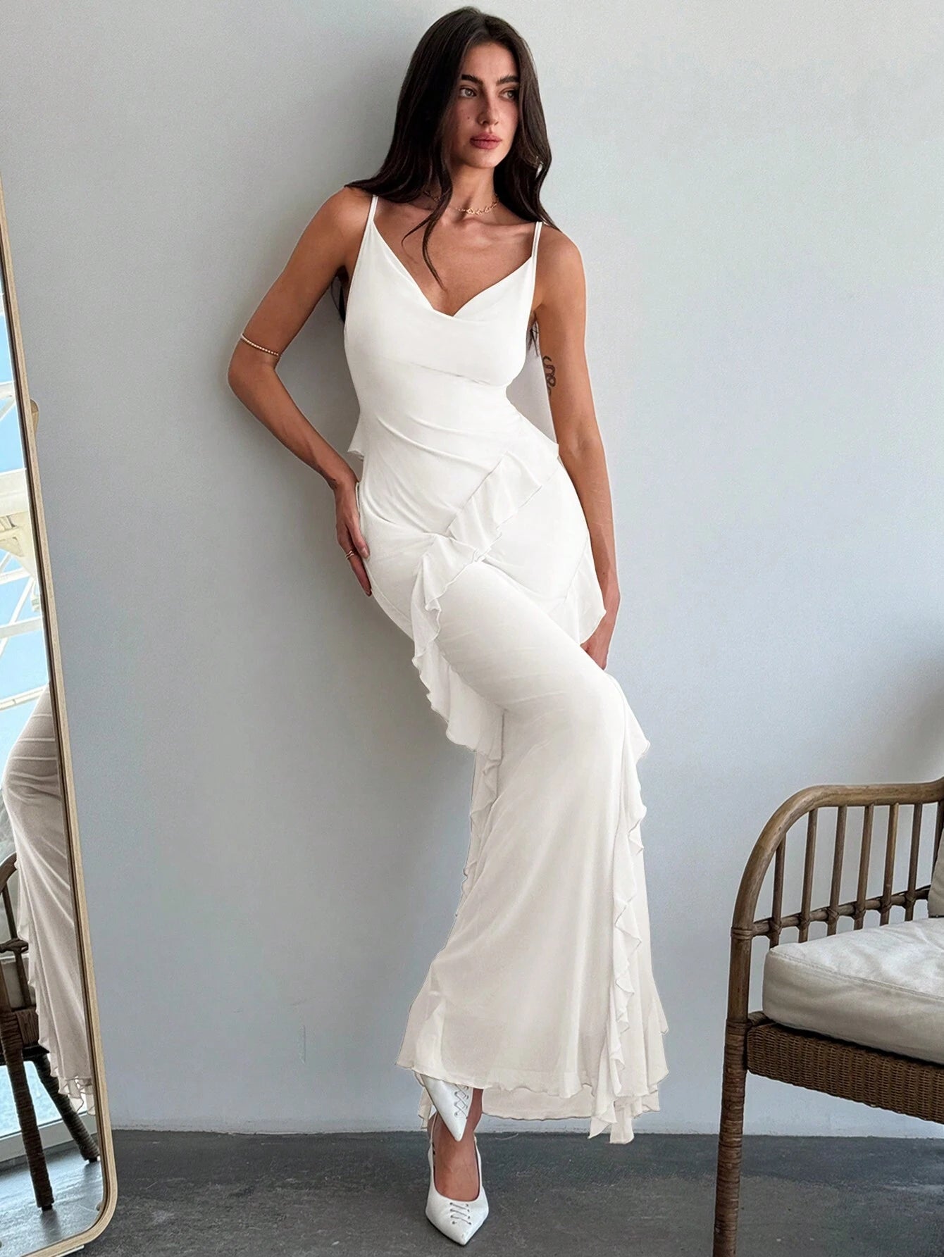 Aloruh 1Pc Women'S Romantic Date Spaghetti Strap Ruffled Neck Bodycon Long Dress with Ruffle Trim, Spring/Summer,White Graduation Dress